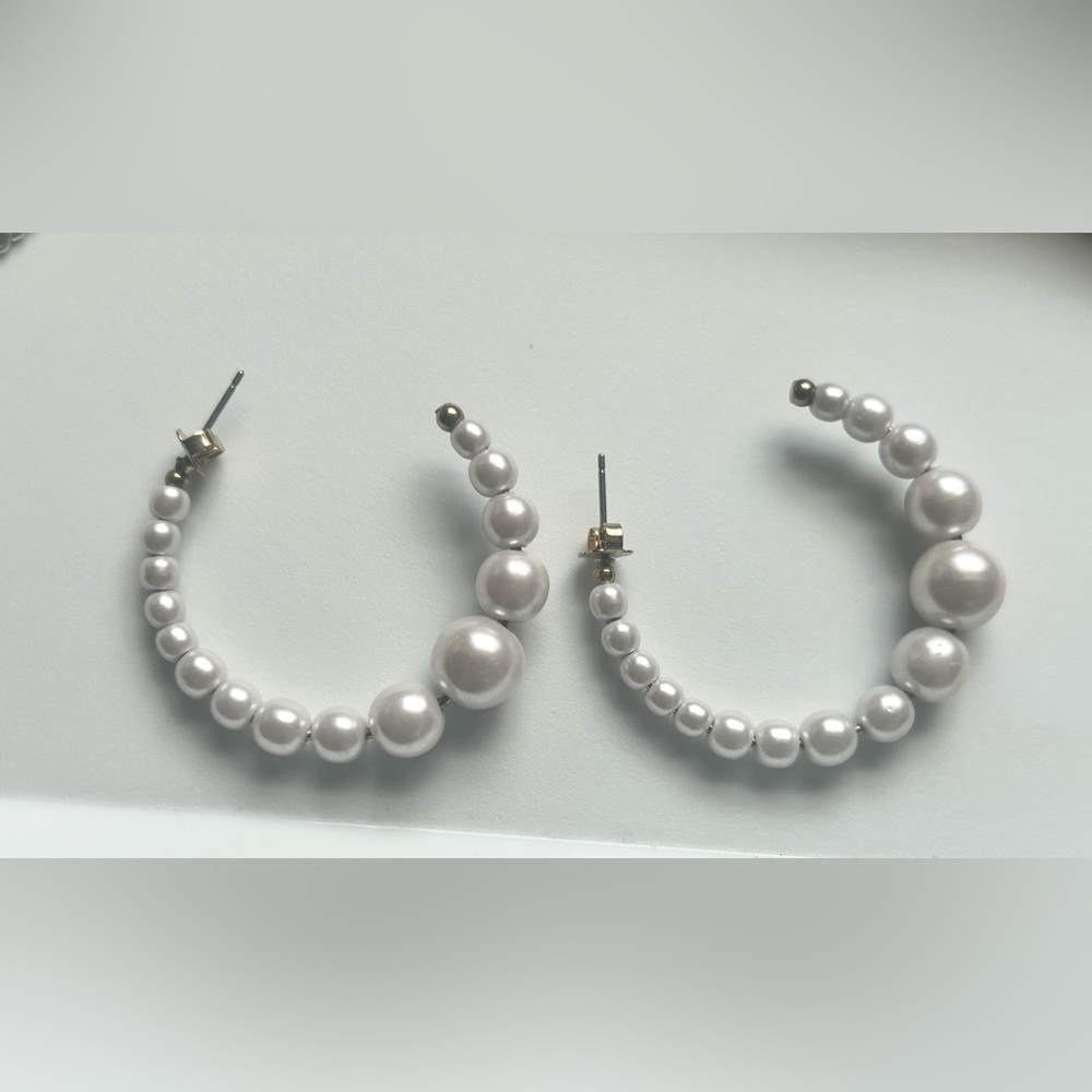 Chunky Gold Tone Faux Pearl Hoop Earrings - Picture 4 of 7